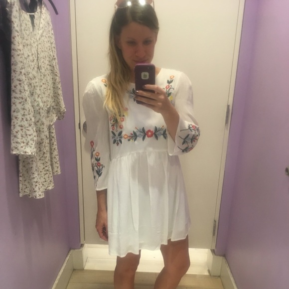 Meet your Posher, Jessica PS ALWAYS up for a great TRADE - Picture 14 of 16